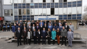 Cam binanın yıkımı başladı!