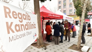 Çiğli Belediyesi'nden kandil simidi ve sıcak çorba ikramı 