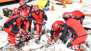 Çiğli’de mahalle arama ve kurtarma ekipleri kuruluyor