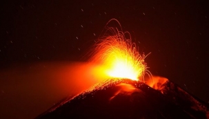 İtalya'da Etna yanardağı yeniden faaliyete geçti