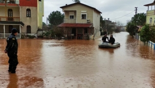 İzmir'de afetten etkilenenler sokak kısıtlamasından muaf!