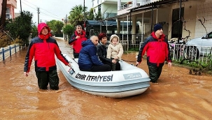 İzmir'de kent merkezine son 24 saatte 155 kilogram yağış düştü 