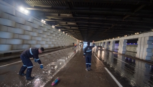 Sel mağdurlarına yemek ve gıda kolisi desteği 