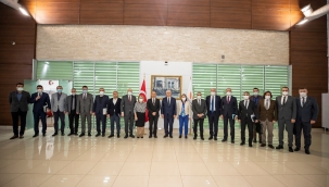 Soyer'den İzmir’in ikinci büyük ilçesi Karabağlar Belediyesi’ne ziyaret