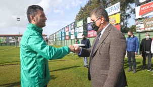 Tugay'dan Kaf Sin Kaf'a moral ziyareti 