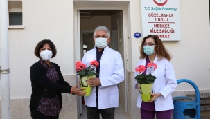 Güzelbahçe'de sağlık çalışanları unutulmadı