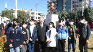 İstiklal Marşı'nın kabulünün 100. yılı Karabağlar'da kutlandı 