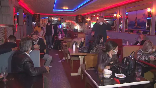 İzmir'de gece kulübü baskını: Neden çekiyorsun, adam mı öldürdük?