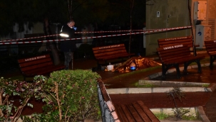 İzmir'de şüpheli ölüm! Parkta cansız bedeni bulundu 