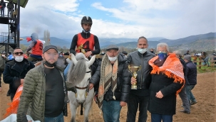 Ödemiş’te atlar şehitler için koştu  