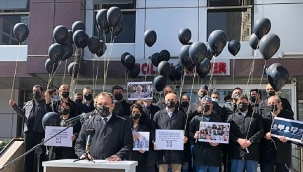 Sağlık çalışanları, Kovid-19 nedeniyle hayatını kaybeden meslektaşlarını andı