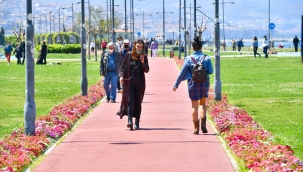 Bahar geldi: İzmir'in dört bir yanında çiçekler açtı!