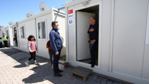 Başkan Sandal, “Depremzedeleri yalnız bırakmıyor”