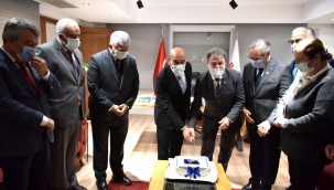 Bornova'da sürpriz kutlama, Soyer ve İduğ'dan birlik mesajları!