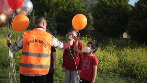 Çiğli'den çocuklara balonlu 23 Nisan sürprizi
