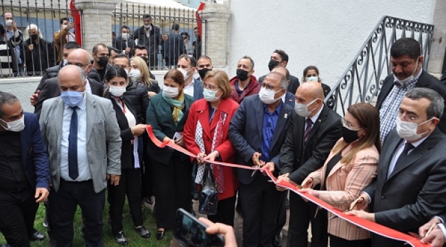 Dünya Romanlar Günü'nde Tepecik'e merkez: Batur'dan Romanlar'a iki büyük müjde!