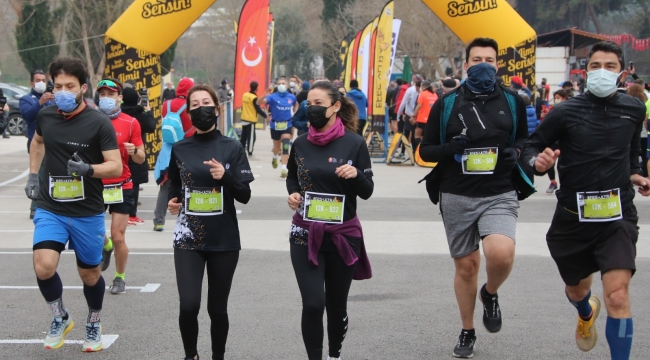 Efes Ultra Maratonu kitap bağışında da limitleri zorladı