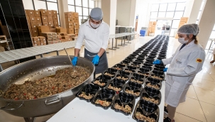 İzmir Büyükşehir Belediyesi’nden iftar dayanışması 