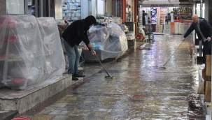 İzmirli selzede esnaflardan hükümete 'destek' çağrısı!