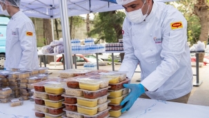 İzmir'de 10 bin iftar yemeği ihtiyaç sahiplerine bağışlandı