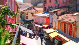 Kemeraltı'nın ağaçları düzenleme kurbanı: Asırlık ağaçlar söküldü 