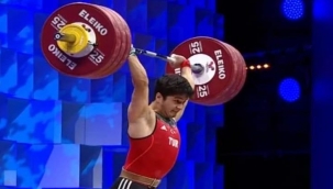 Muhammed Furkan Özbek halterde Avrupa şampiyonu oldu