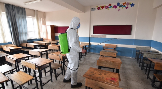 Torbalı'da okullar virüs tehdidinden arındırılıyor