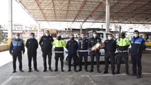 Torbalı’da zabıta, Polis Haftası’nı sürprizle kutladı 