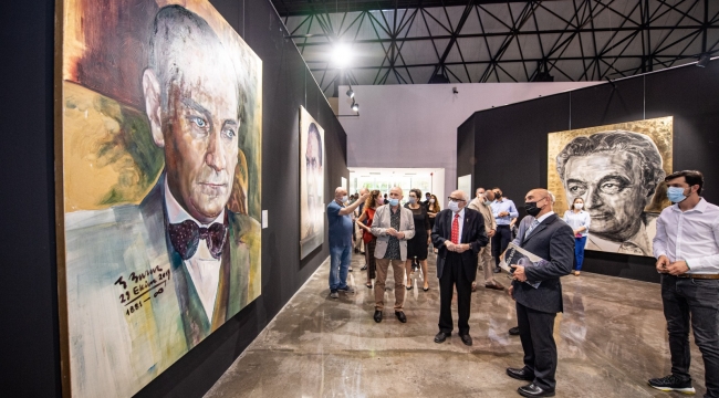 “Atatürk: İz Bırakan İlkler Dev Portreler” sergisi açıldı