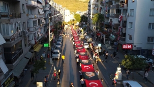 Balçova’da Ata’ya ve Bayrağa saygı korteji 