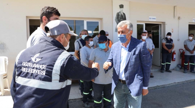 Başkan İnce, çalışan personelle bayramlaştı