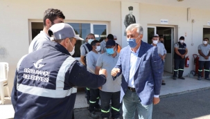 Başkan İnce, çalışan personelle bayramlaştı 