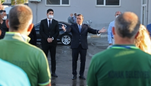 Batur, belediye çalışanları ile bayramlaştı!