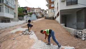 Bayraklı'da yol yenileme seferberliği!