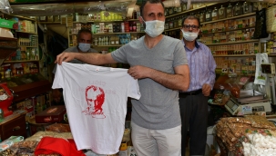 Çiğlili esnafın bayrakları belediyeden