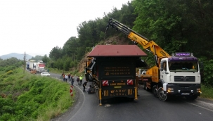 İzmir-Çanakkale yolu trafiğe kapandı!