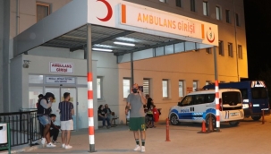 İzmir'de motosiklet, kaldırımdaki yayaya çarptı: 1 ölü, 2 yaralı 