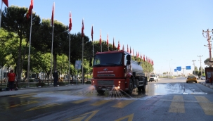 Menderes sokaklarında bayram temizliği!