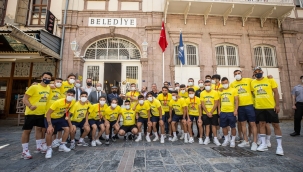 Şampiyon Bucaspor 1928'den Başkan Soyer'e teşekkür ziyareti 