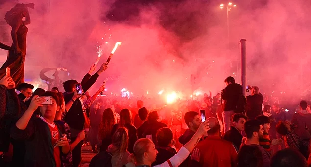 Şampiyonluk kutlamalarına izin yok! 