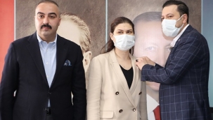 Torbalı seçiminden sonra AK Parti'ye geçen geçene! Bir meclis üyesi daha AK Parti rozetini taktı