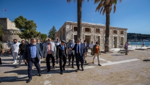 Başkan Soyer Çeşme'nin turizm temsilcileriyle bir araya geldi