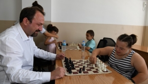 Çocukların karne hediyesi Çiğli Belediyesi’nden 