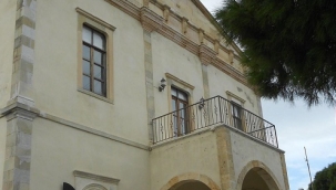 Foça'nın tarihi hizmet binası için ihale kararı: Otel olacak