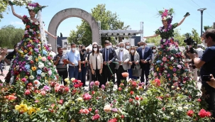 Karşıyaka Çiçek Pazarı’na coşkulu açılış 