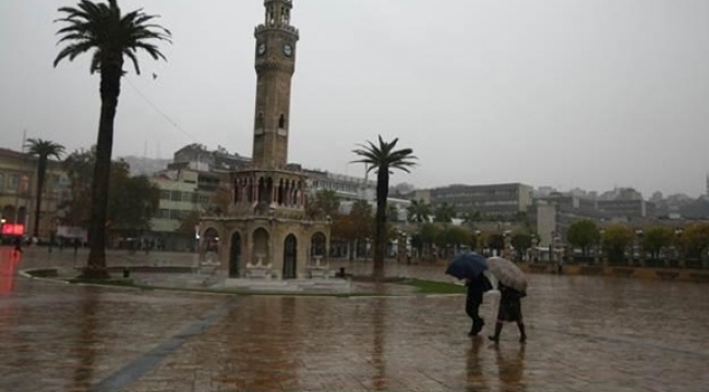 Meteoroloji uyarmıştı: İzmir'de sağanak yağış etkili oldu!