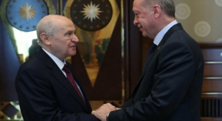 Bahçeli’den Erdoğan’a tebrik mesajı