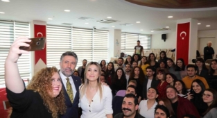  Bayraklı Belediyesi ve SKGD'den gençler için AB projesi