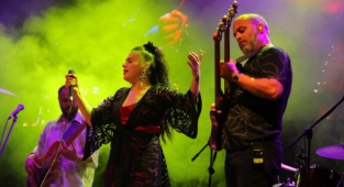 Ceylan Ertem'den Efes Selçuk'ta müzik ziyafeti