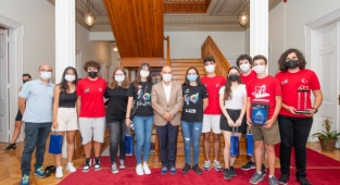 İzmir'in gururu gençlere Başkan Soyer'den tam destek